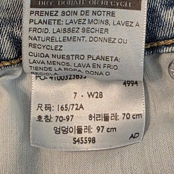 Levi's Denizen Mom Jeans, size 7, inseam is 25". - Picture 7 of 12